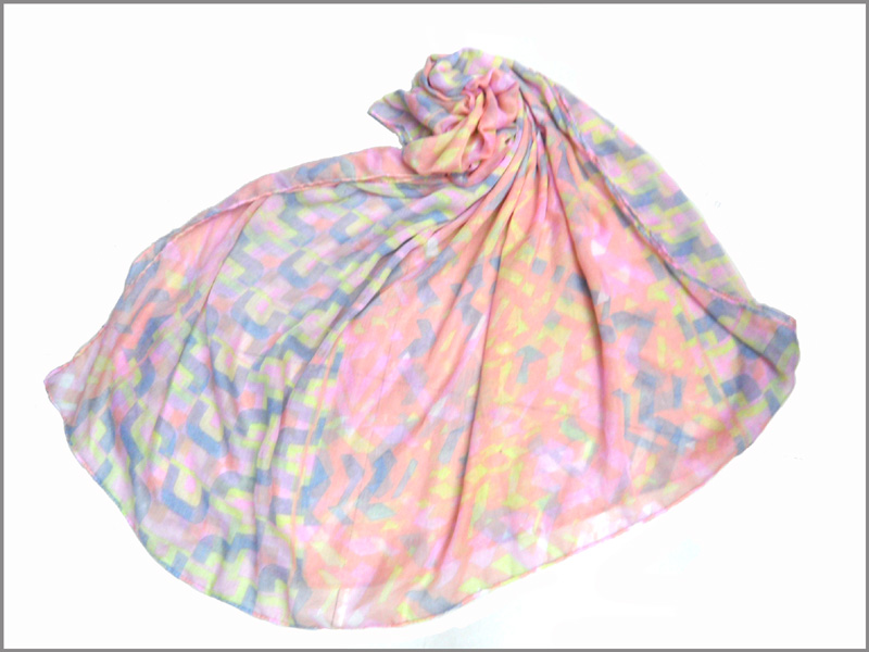 Polyester ladies' 110x180cm scarf, fashionable design