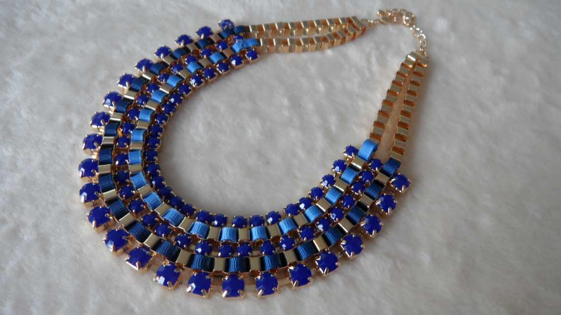 Fashion Box Chain Necklace with Royal Blue Acrylic and Cotton Decoration