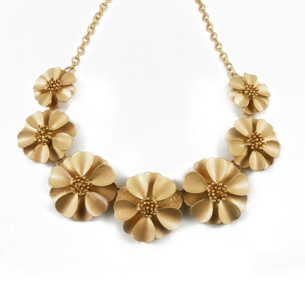 Fashion matte gold flower necklace jewelry 